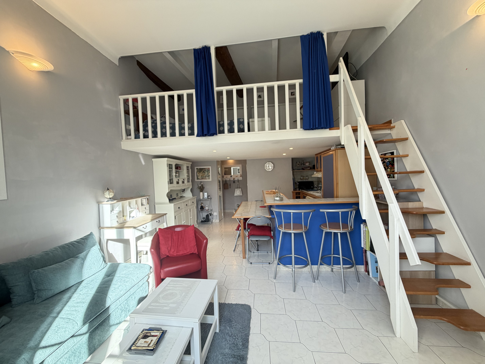 Image_, Studio, Nice, ref :RVDU10000223